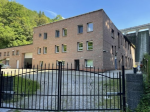 Altena - Vielseitige Gewerbeimmobilie mit großzügigen Flächen für Produktion und Lagerung